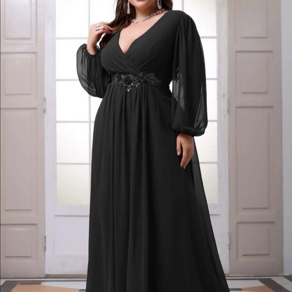 Plus Contrast Sequin Floral Appliqué Wrap Chiffon Dress Black from SHEIN - Picture 5 of 11
